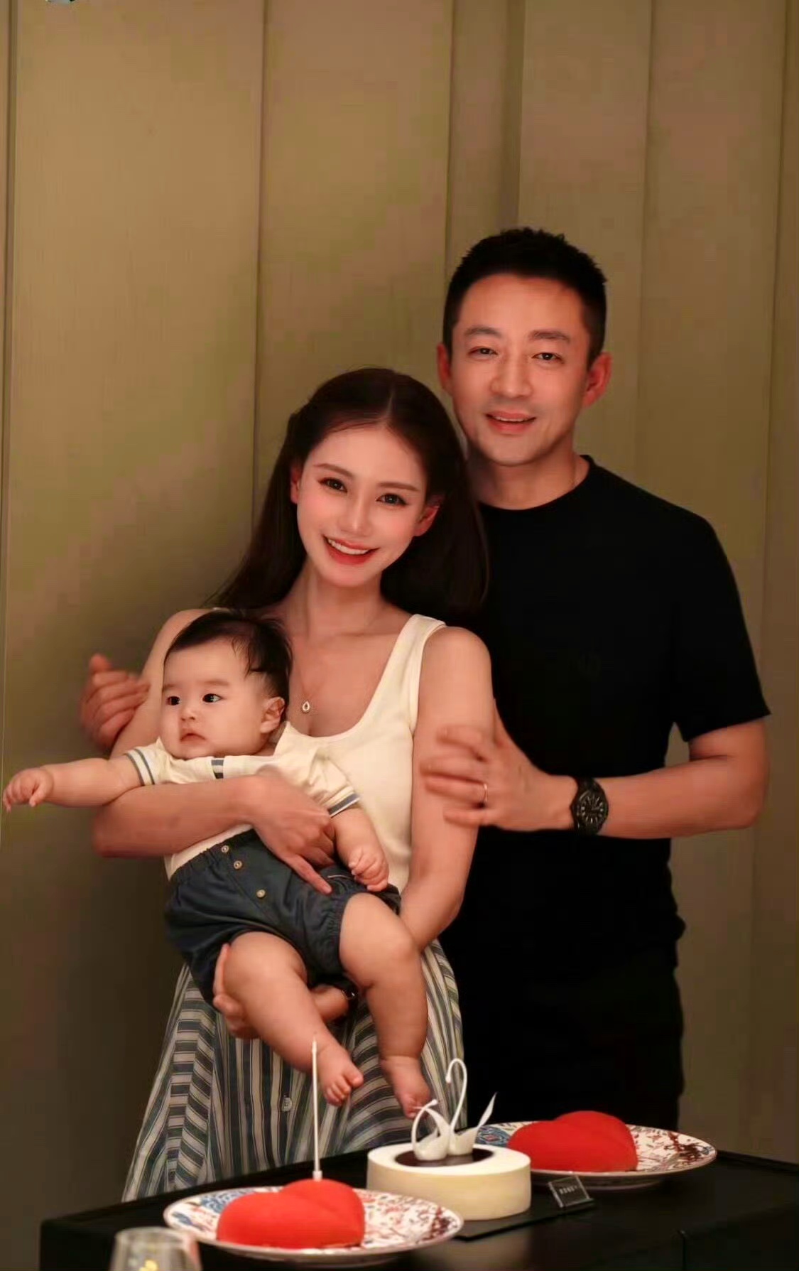 马筱梅自曝不要二胎，近日，马筱梅在直播中回应生二胎的问题，明确表示不想再生了，有一个孩子就够了。马筱梅生完这个孩子以后，深感作为女性的不容易。兼顾多重角色，每个角色都要做好，兼顾好，实属不易。
马筱梅努力工作，享受生活。不期待男人很多爱，照顾好孩子。不内耗，挺好清醒。
有不少网友看后，纷纷表示：话不