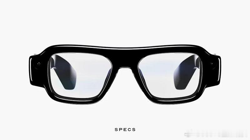 Snap宣布，为其即将推出的消费级AR眼镜Specs发布全新体验、服务及合作伙伴阵容。Specs将于今年秋季晚些时候在美国、英国和法国上市，起售价2195美元。

核心亮点是Snap推出的“预判式AI服务”Specs Intelligence。 该服务可在Specs、iPhone和Mac上运行，通过连接的应用和工具构建用户目标、习惯和关系 ​
