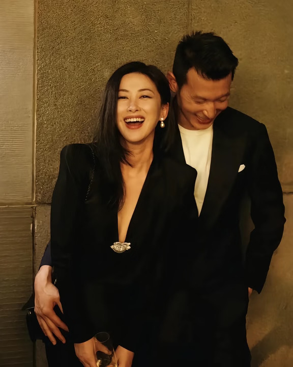朱珠和老公一起的一组，很美艳