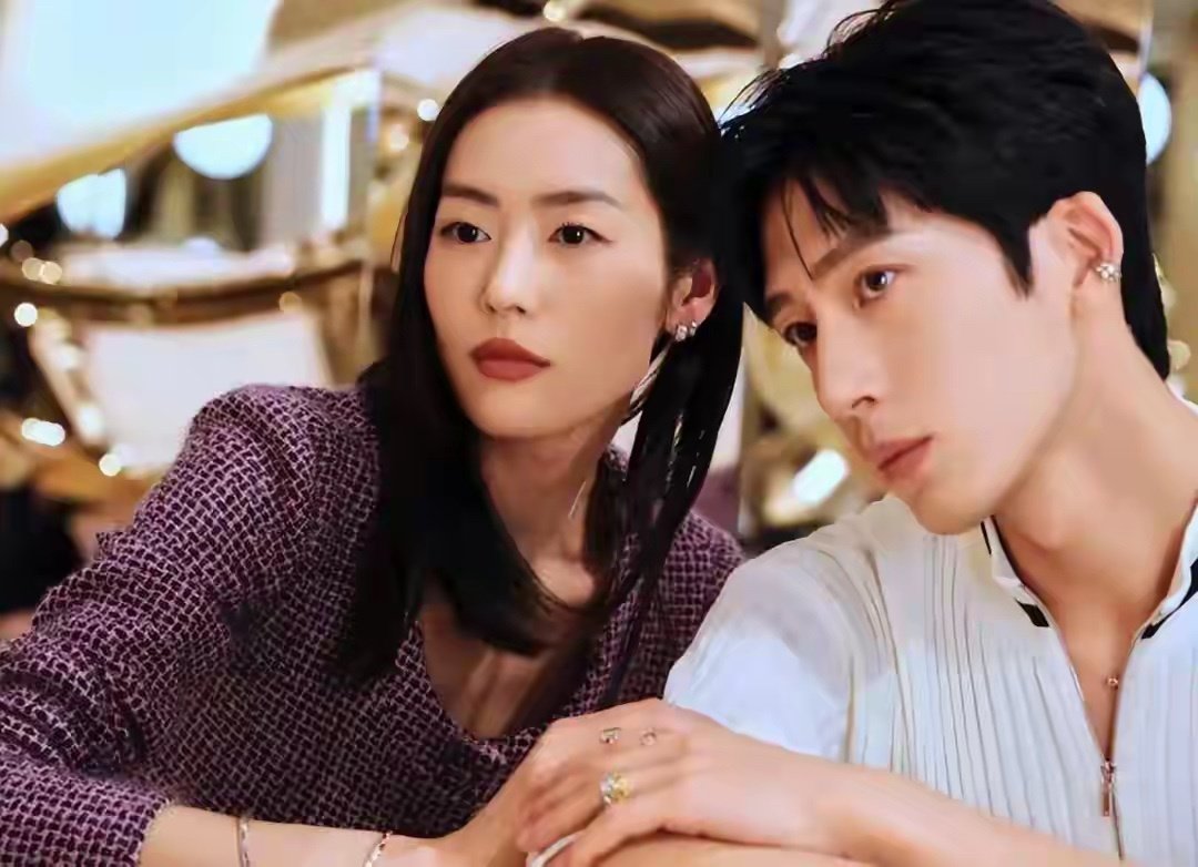 与倪妮相恋2年的井柏然，为何转身选择了刘雯，答案俗套又露骨 ​