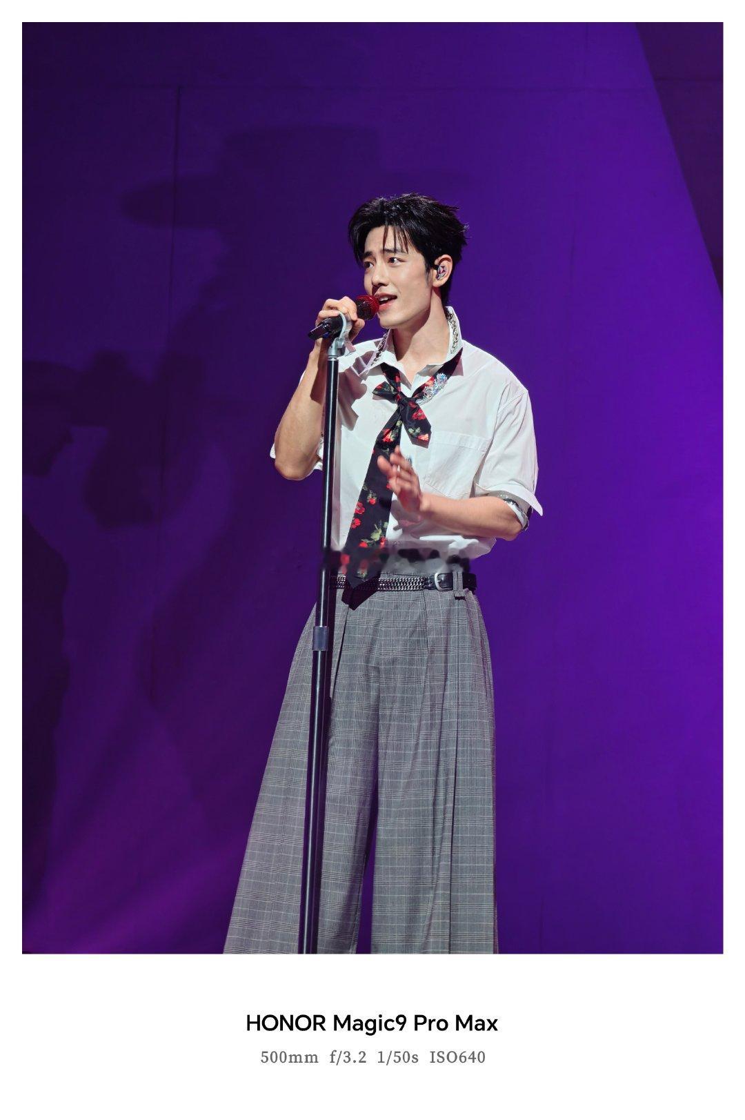 #肖战演唱会#马上起飞了，再给你们分享一下第三套现场神图！
#荣耀Magic9拍的肖战演唱会神级现场##荣耀Magic9舞台神器##肖战[超话]#  ​