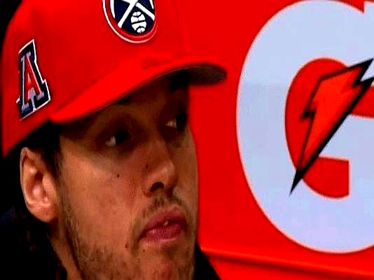 球星的“含金量”到底怎么算？这季后赛看得我有点懵。    西部这边，雷...