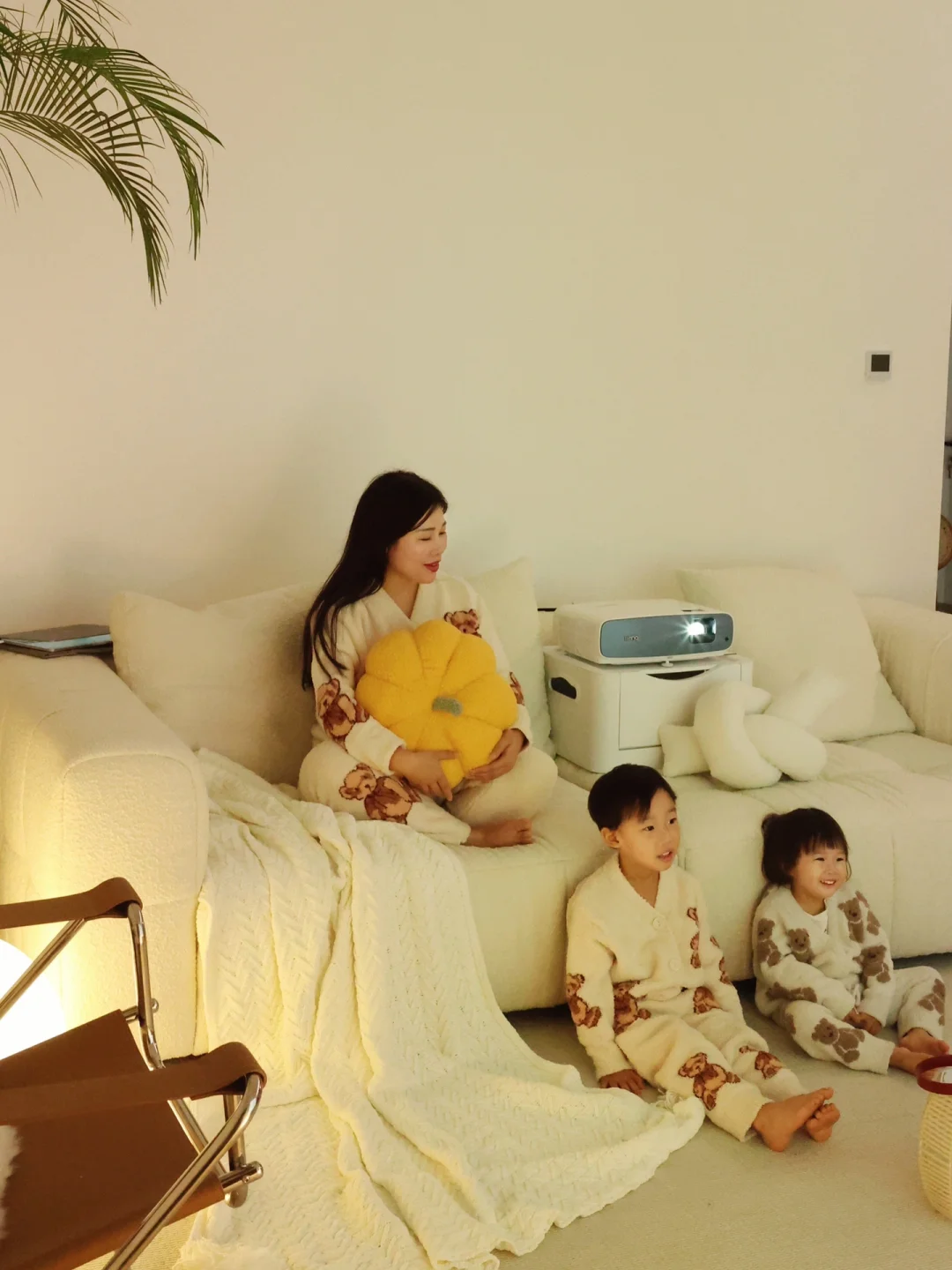 周末亲子宅家时光，沉浸式观影很幸福bixin💕