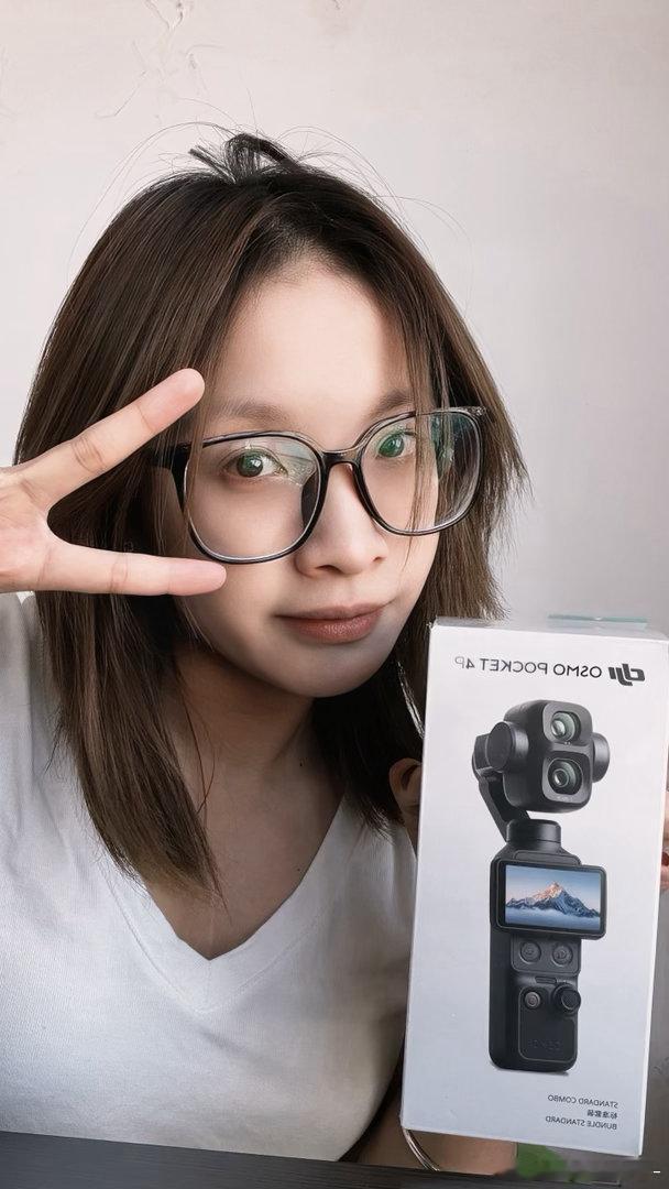 这个世界又多了一个拥有大疆Pocket4p的幸福小女孩👧🏻 ​