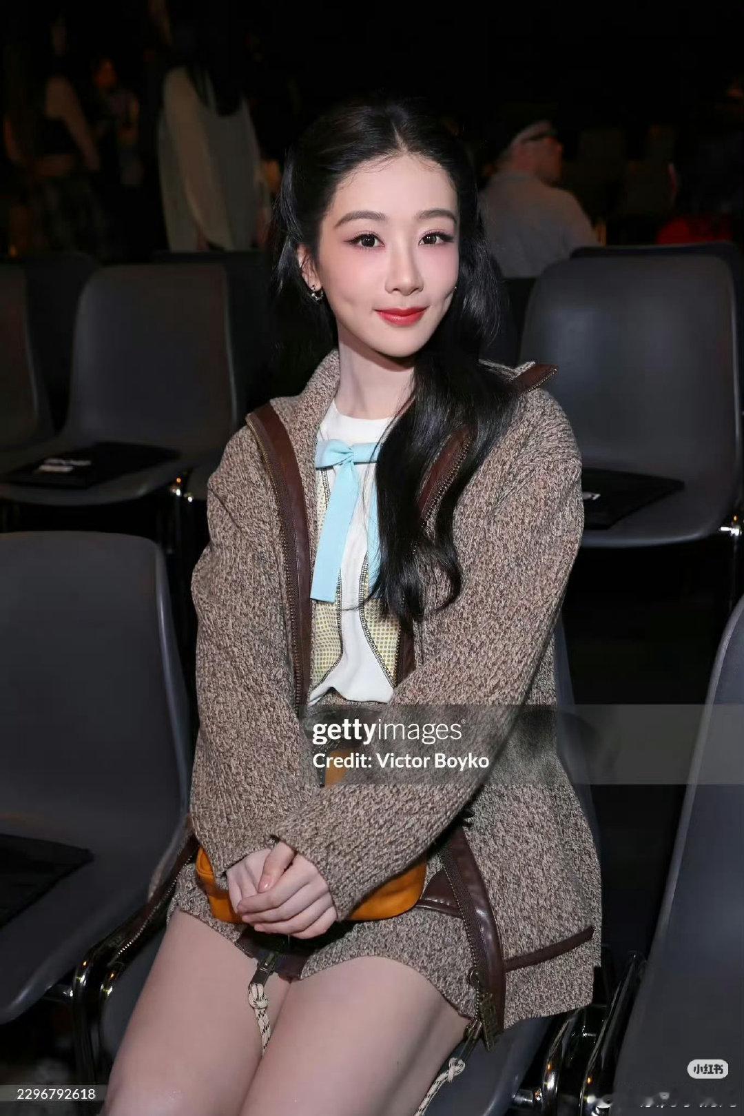 #杨紫G社生图#
姐的生图依旧抗打!!!
每年g社生图都很抗打!!!
#王亚飞 杨紫# ​
