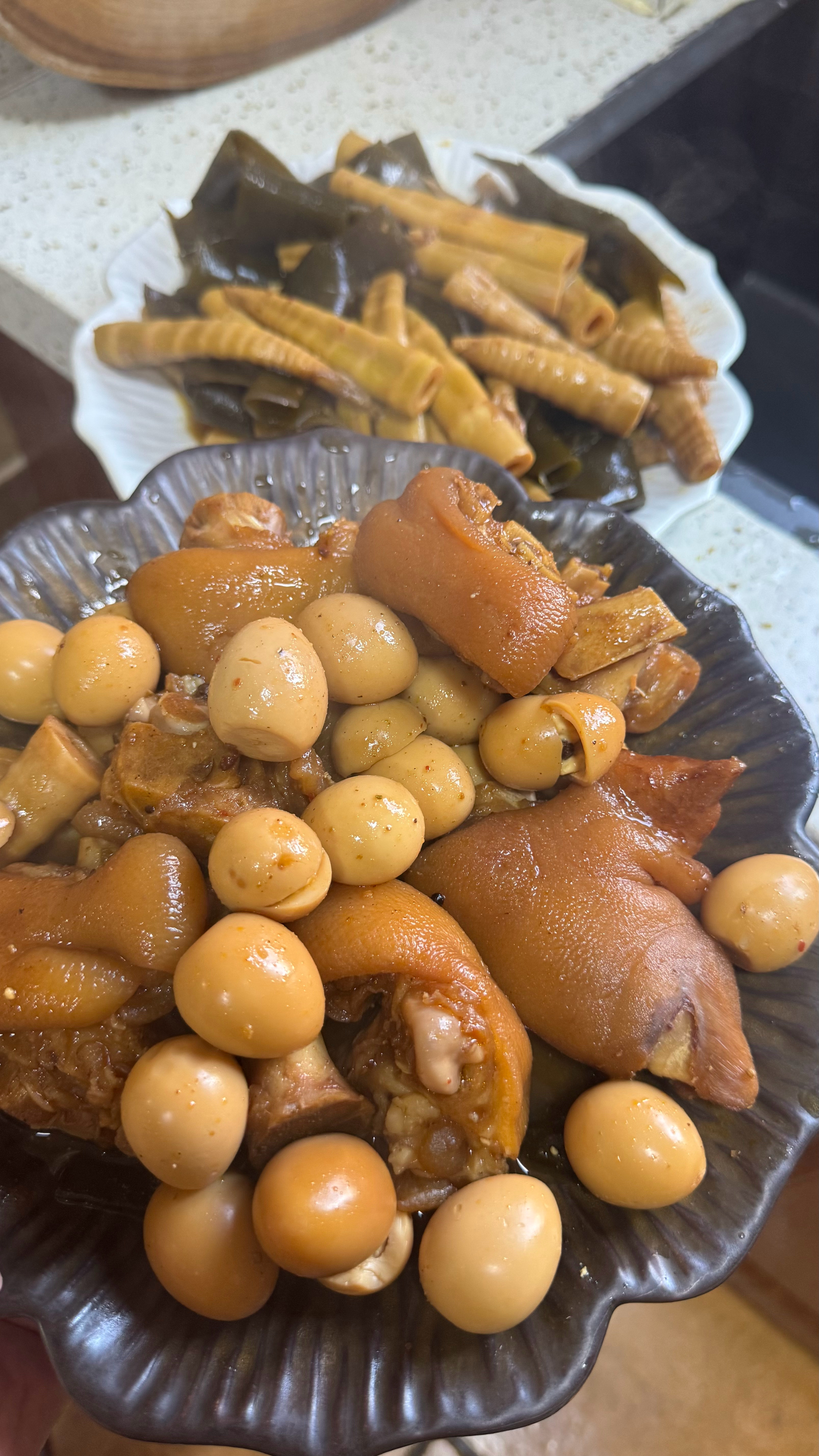 卤猪蹄子[哈哈] ​​​