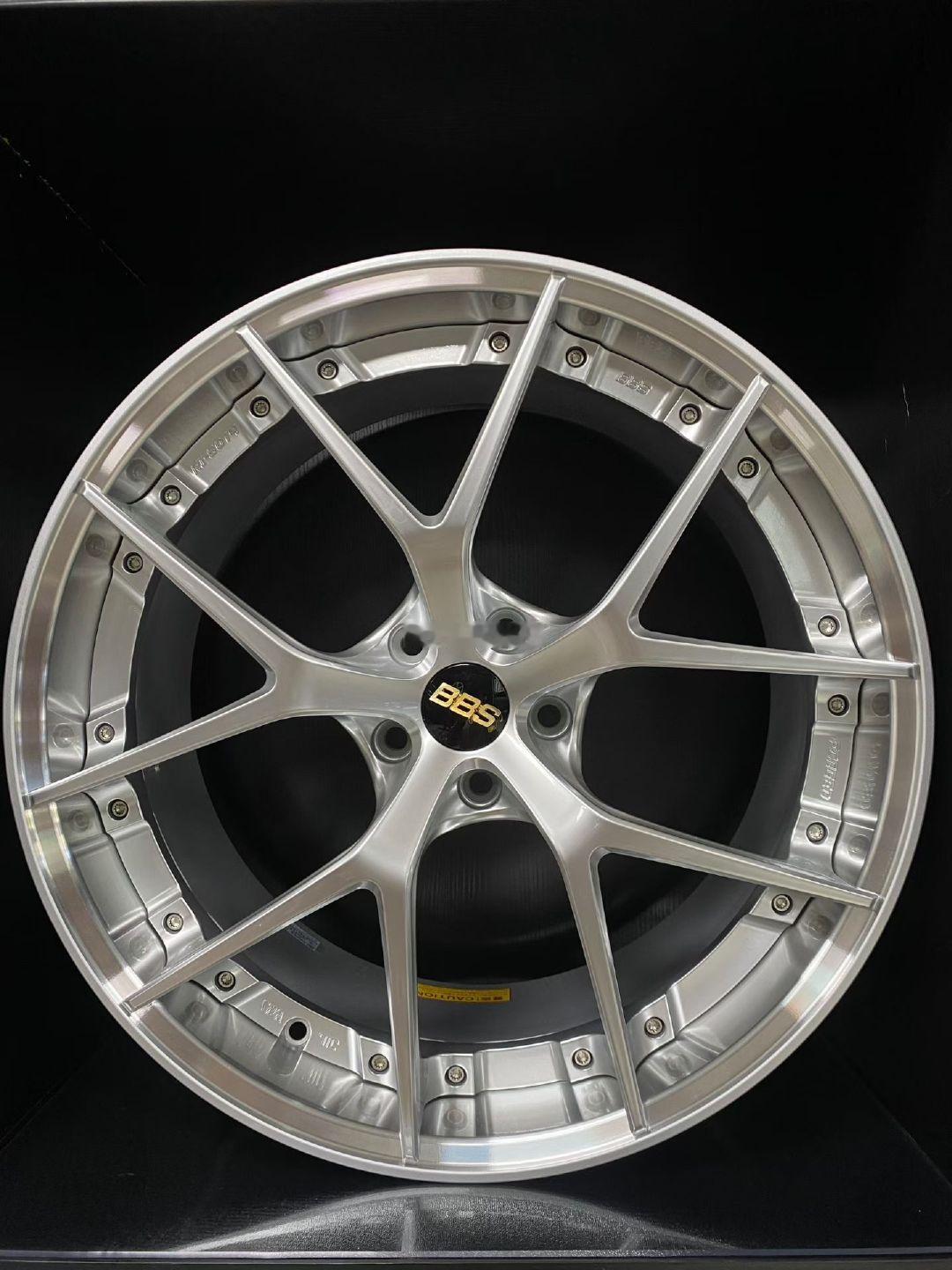🇯🇵bbs ris ds银色 
5x112 20x8.5 et22 20x10 et38
🈴️宝马345678系 
5x114.3 20x9 et32 
🈴️特斯拉model3/y 埃尔法威尔法雷尔法 塞纳格瑞维亚等 ​