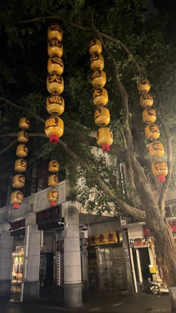 今天给金姐喊去谈话 说七天考核通过了 拿到了98分耶 然后我也终于鼓起...