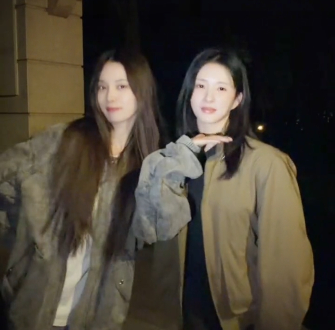 刘些宁咋这么美呀，是真漂亮，有点性感的漂亮，真正的好朋友在一起就是有头没洗妆没化的松弛感。娱乐