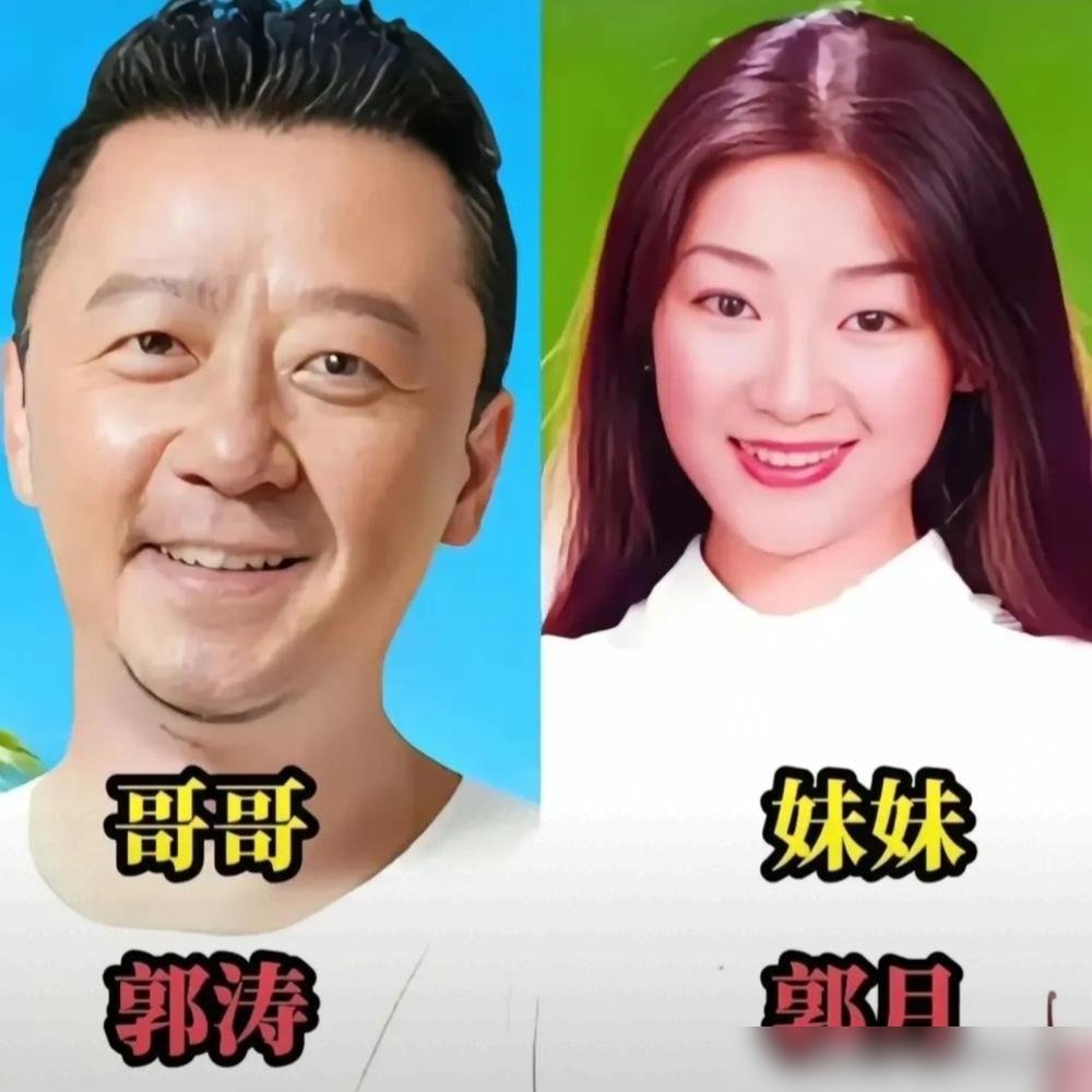易烊千玺亲弟弟露脸了，就坐首映礼台下，镜头一扫，那颗泪痣跟复制粘贴似的。
楠楠，小时候玩魔方破过纪录那小孩，现在长开了。安安静静坐着，不抢话，不蹭镜头。跟他哥早年一个模子，连抿嘴那下都像。
有人翻出旧采访，易烊千玺提过弟弟，说“他比我聪明”。就这一句，再没多话。兄弟俩台上台下，愣是没同框。
再