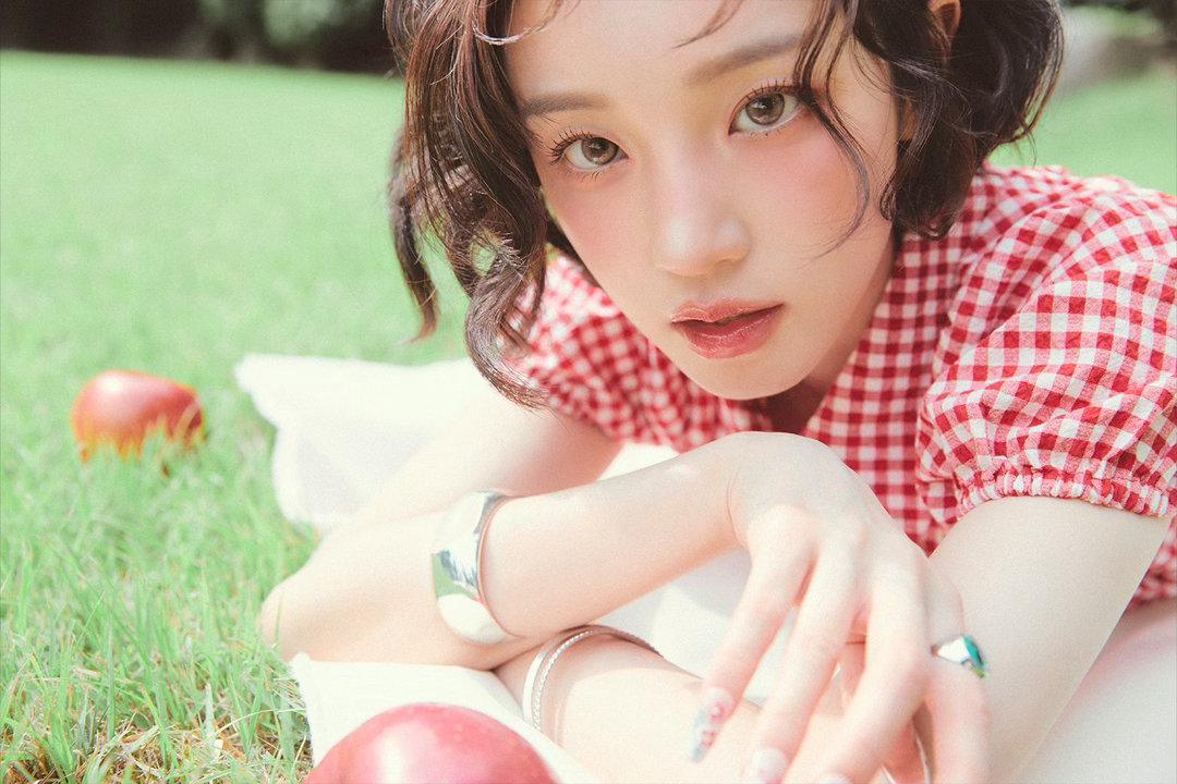 #宋雨琦12点要发歌#
对啊对啊就是我们这个美萌的小女孩发了新歌《I LikeYou》
欢迎大家收听 期待接下来的中文专和音乐分享会 ​