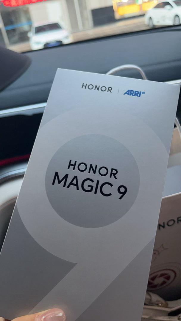 #荣耀magic9##肖战[超话]##肖战荣耀magic9##肖战代言荣耀magic9系列##肖战同款荣耀magic9系列发布# 新手机不错 ​