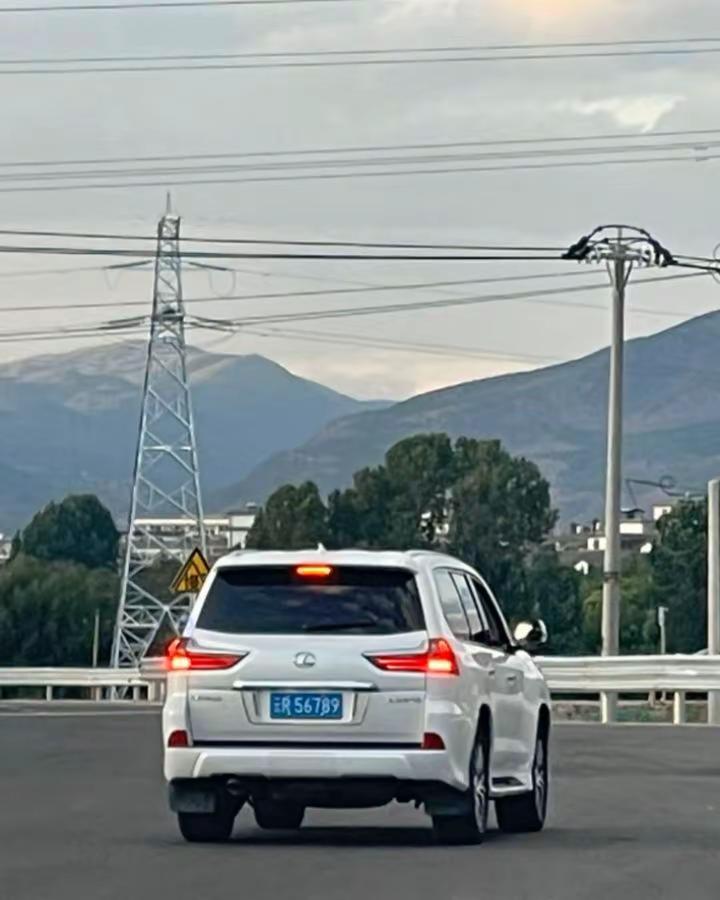 模糊的画质 清晰的实力雷克萨斯570 雷克萨斯 雷克萨斯lx570 云南 豹子号 云R56789