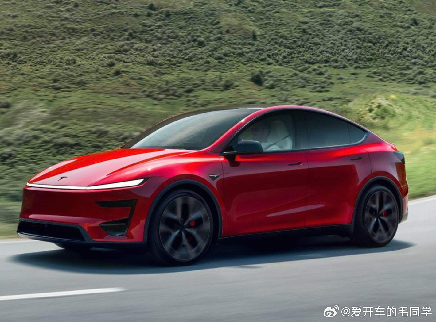 #ModelYP小米YU7GT# 
就这么说吧
如果你只想要好的操控，人车合一的爽感，那毫无疑问是选择ModelYP
但如果你既要又要还要那就是小米YU7GT ​