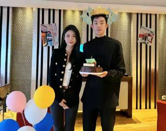 全网都在猜吴宜泽的女友，为什么最后扑进他怀里的却是别人的女儿