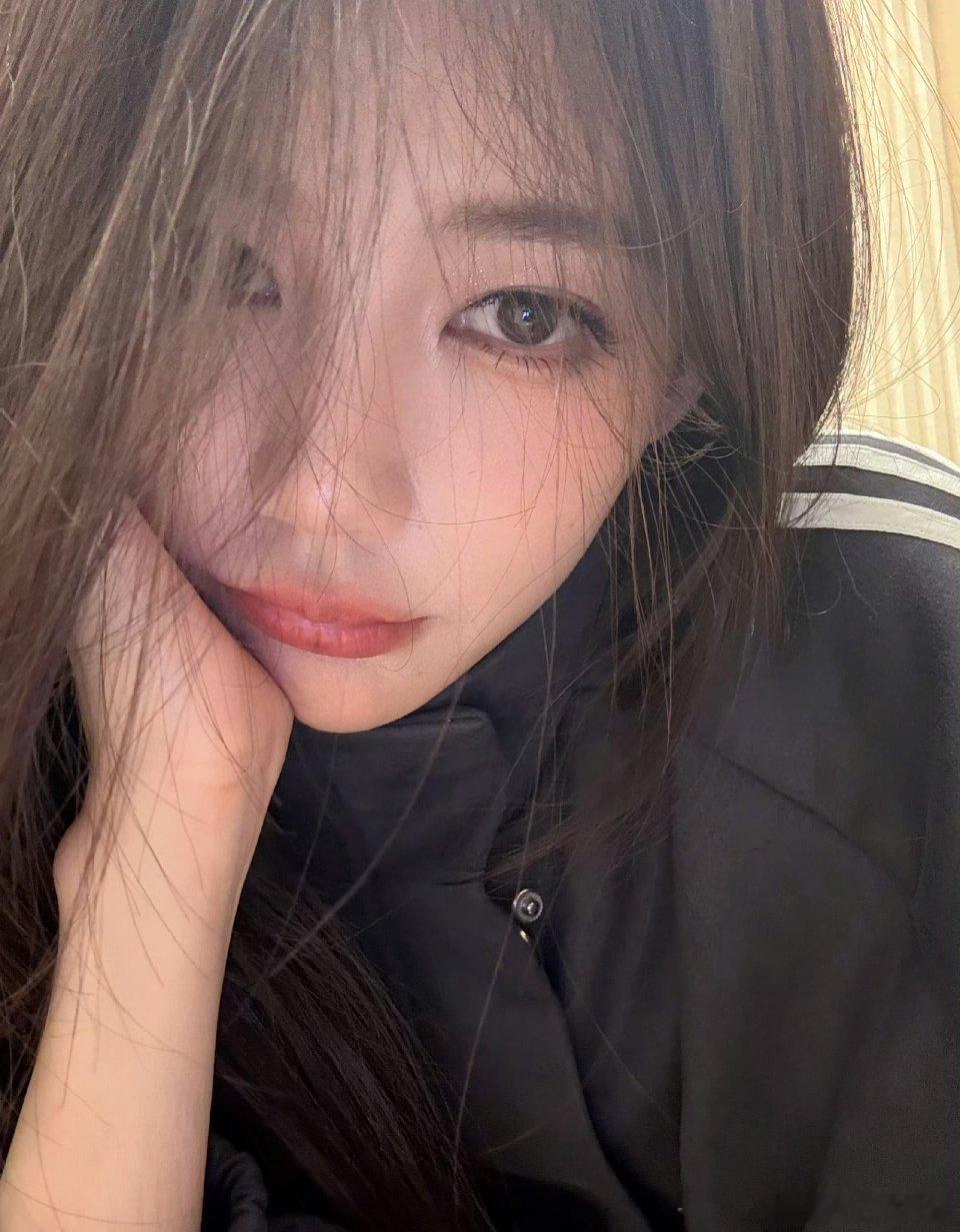 #李一桐[超话]# 🍐#李一桐余梦# 🍐#李一桐越央央# 

梦是会开花的云朵

​