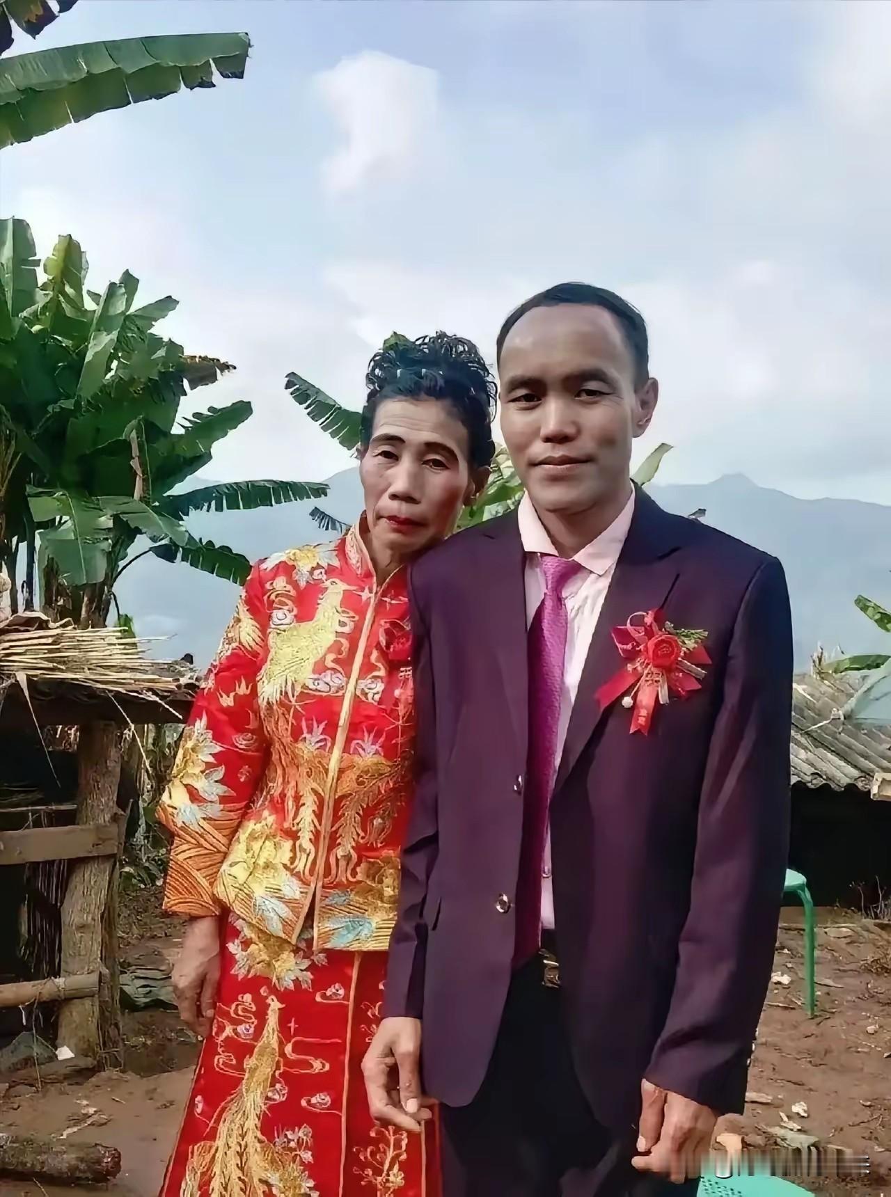 夫妻怎样才能做到和谐？ 夫妻要和谐相处，必须做到如下几个方面： 一，互...