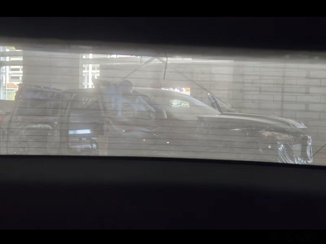 仰望全新豪华轿车来了。#新能源汽车##仰望汽车# ​