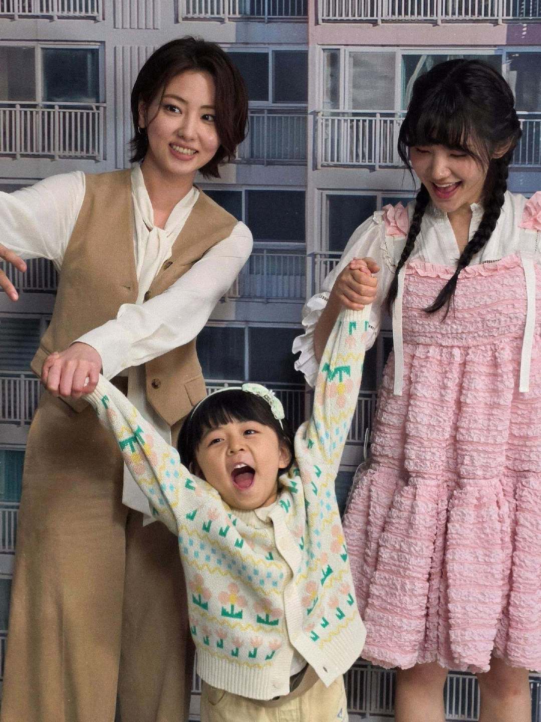 #杀手妈咪# 把全劇演員征服了的우리 율이 ​