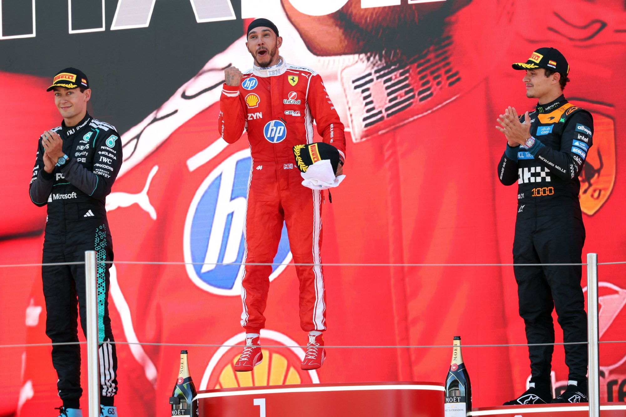 F1 拉塞尔和诺里斯在赛后对汉密尔顿的夺冠表示祝贺并由衷为他感到高兴 ...