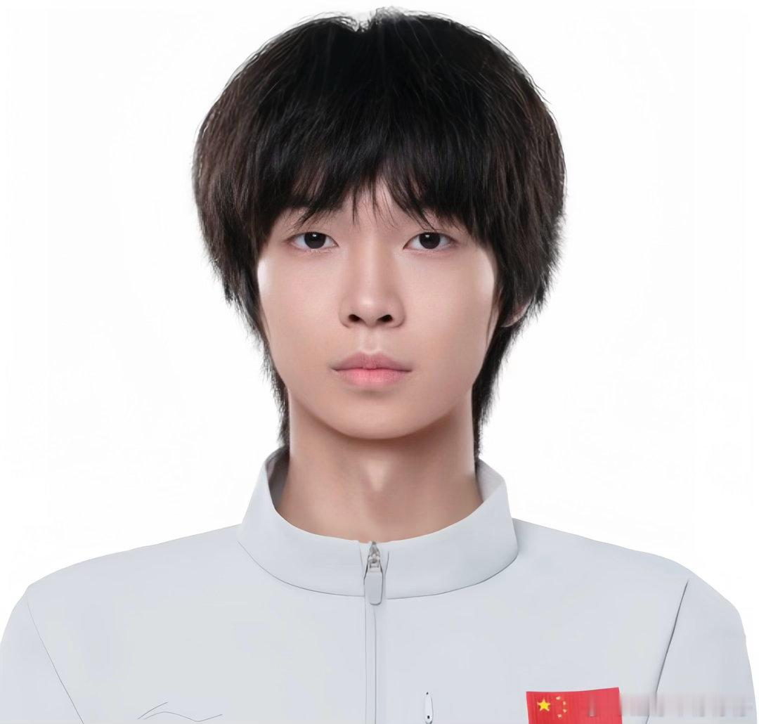 #年锦i[超话]#  家有萌宝，新的定妆照萌神降临吧！[色] #第五人格亚运会选手出征照# ​