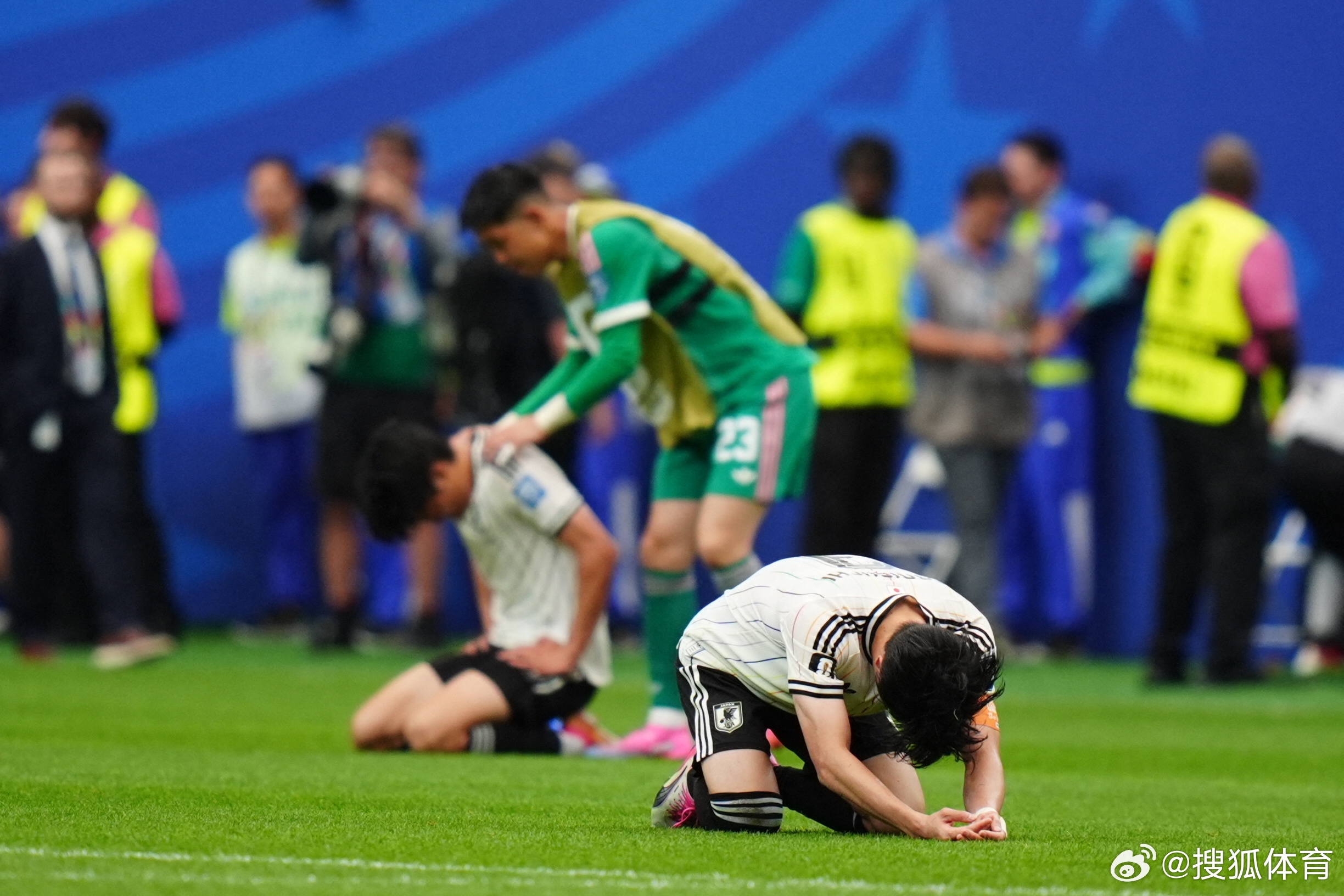 北京时间6月30日1:00，美加墨世界杯1/16决赛：巴西2-1逆转绝...