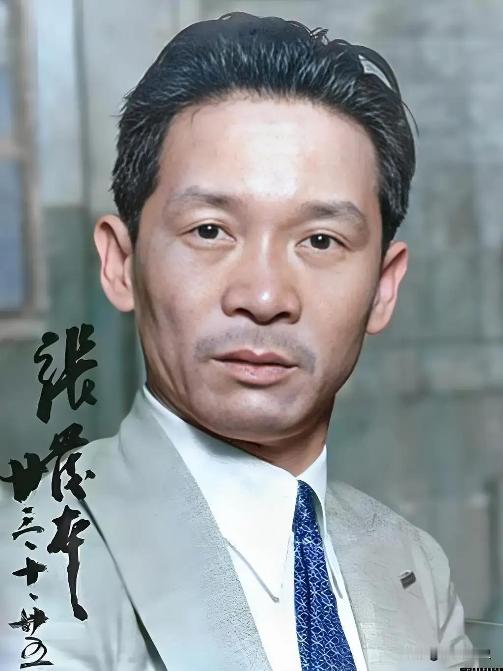 **开头：**

张学良晚年抿了口茶，对老友说：“张发奎这人啊，倒是常为手下出了一批共产党的高级将领自得。”
屋里静了一瞬。
访客笔尖悬在纸上，等着下文。
张学良却望向窗外，眼神像穿过几十年硝烟，轻轻补了句：“这心思，旁人看不懂。”
---
**续写：**
“向华（张发奎字）是真不藏。”张学良身子往
