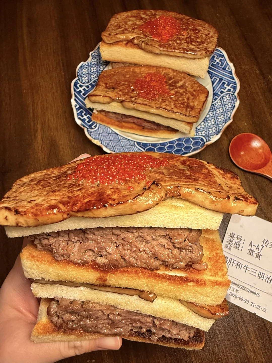 杭州也有了。。。（鹅肝和牛三明治好好吃🤤