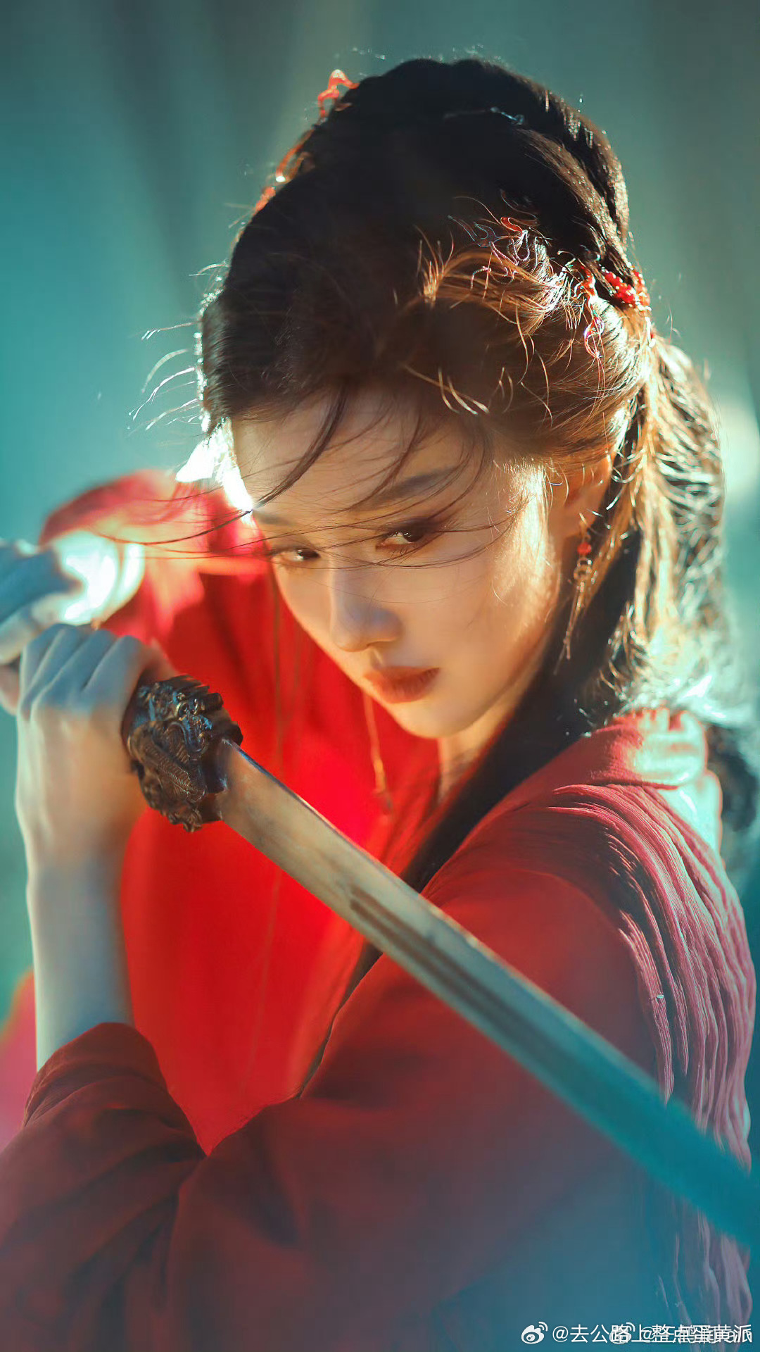 #王鹤润[超话]# 作为从《莲花楼》开播就入坑、一路死磕到《佳偶天成》的资深真爱粉，我可以无比笃定地说：王鹤润的颜值，是时光不败的绝色，是刻在骨子里的东方风华，皮相精致动人，骨相高级耐看，气质温婉大气，从2023年到2026年，三年时光，她美得愈发从容耀眼，从未让粉丝失望，反而一次次刷新颜值 ​