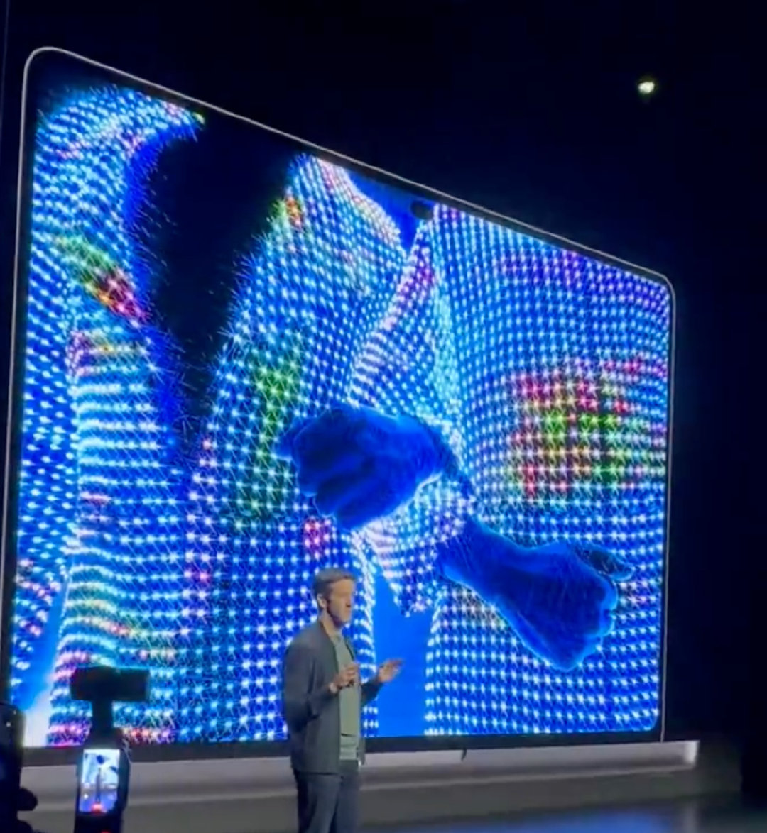 触摸屏MacBook Pro搭载的
是小灵动岛 然后苹果背光Logo回归 ​