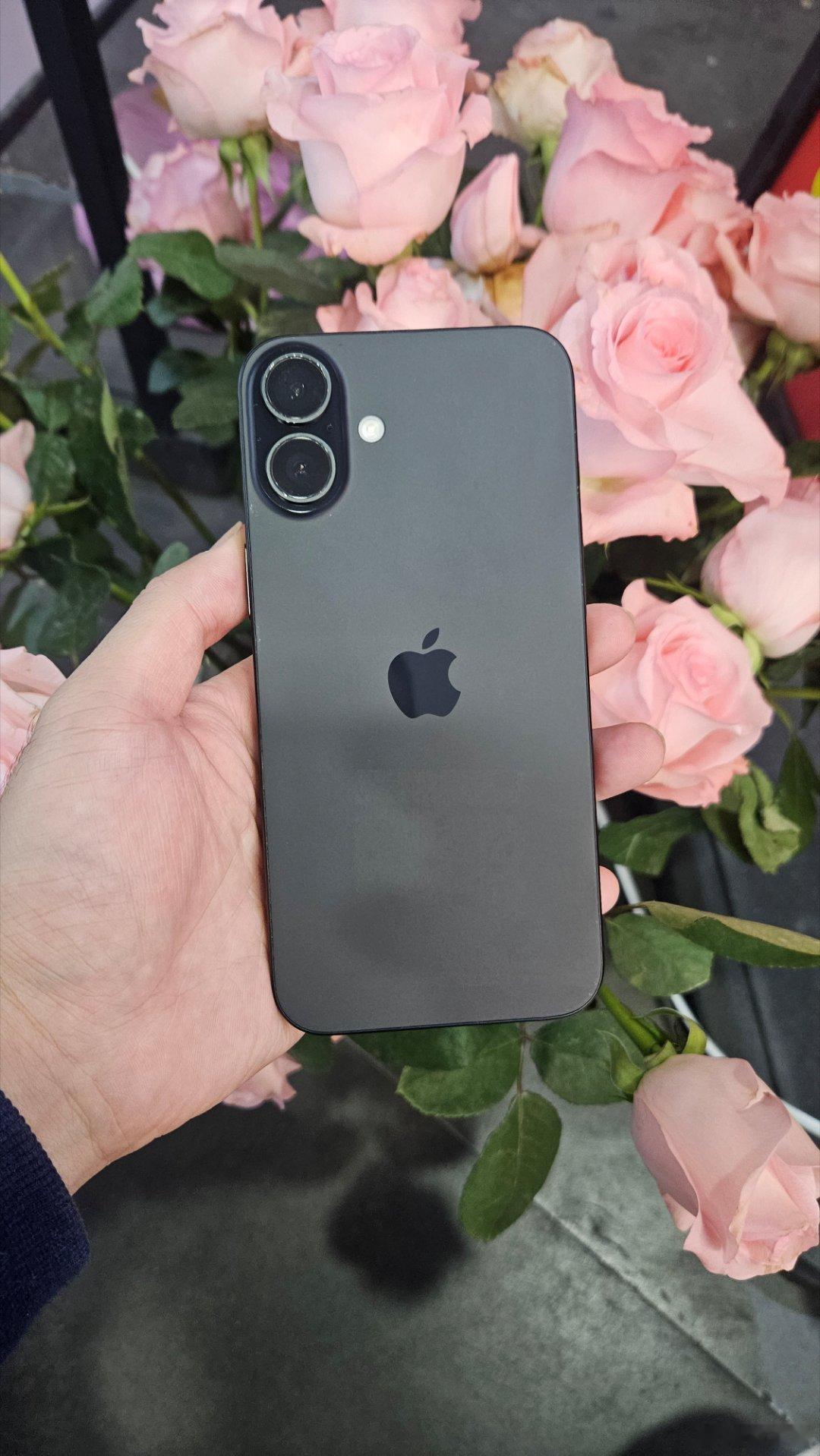#iPhone18Pro系列最新爆料#关心18pro,还是折叠屏啊#爱回循##辰逍瑶##献章歌# ​