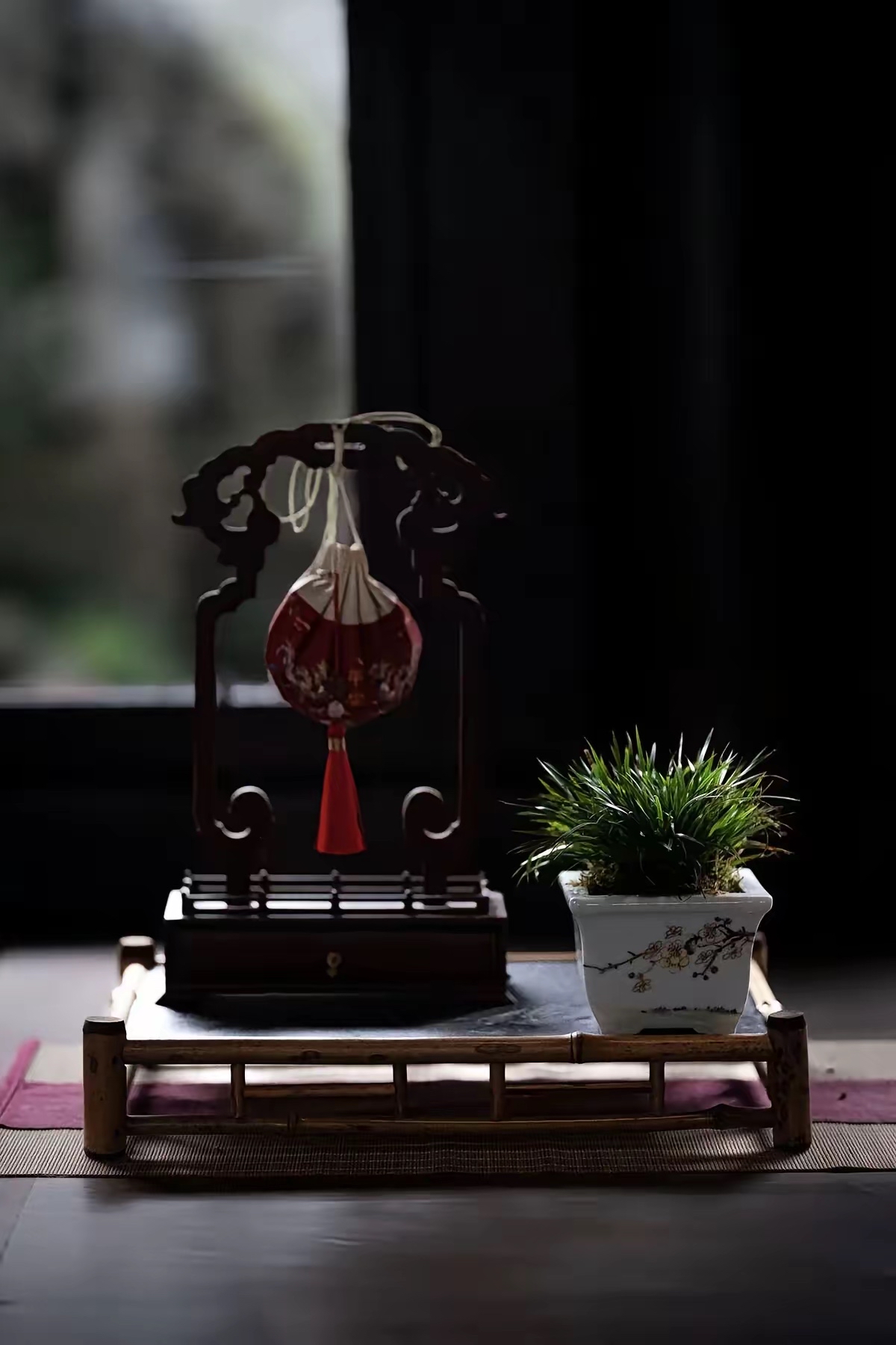 一位教授说：香港有钱人都喜欢娶运动员当老婆，为什么不娶明星？太聪明了
 
先问一句：
 
你注意过没有？
 
香港那些顶级豪门，娶的媳妇，很多是运动员。
 
郭晶晶嫁霍启刚。伏明霞嫁梁锦松。张怡宁嫁徐威。
 
为什么？明星不漂亮吗？明星不有名吗？
 
一位教授说破了真相：这些人太聪明了。
 
第一，
