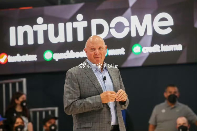 快船自掏腰包5000万调查自己仍遭处罚🔥NBA重磅罚单出炉！
NBA公布针对快船的重罚结果🏀。快船老板鲍尔默自掏5000万美元聘请律所配合联盟调查，提交数万份文件、多名证人接受问询，但依旧没能躲过联盟处罚。
快船被没收2029‑2033连续5个首轮选秀权，罚款3000万美元；鲍尔默被禁止参与球队事务一年 ​