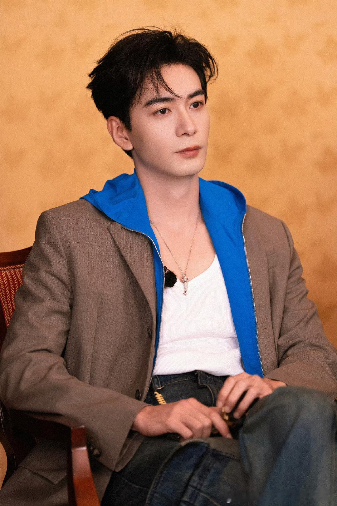#陈星旭为关晓彤生逢其时打call#[羞嗒嗒]#红掌#[羞嗒嗒] #陈星旭[超话]#[哈哈]#红掌[超话]#[打call]欢迎来腾讯视频预约我们《红掌》​