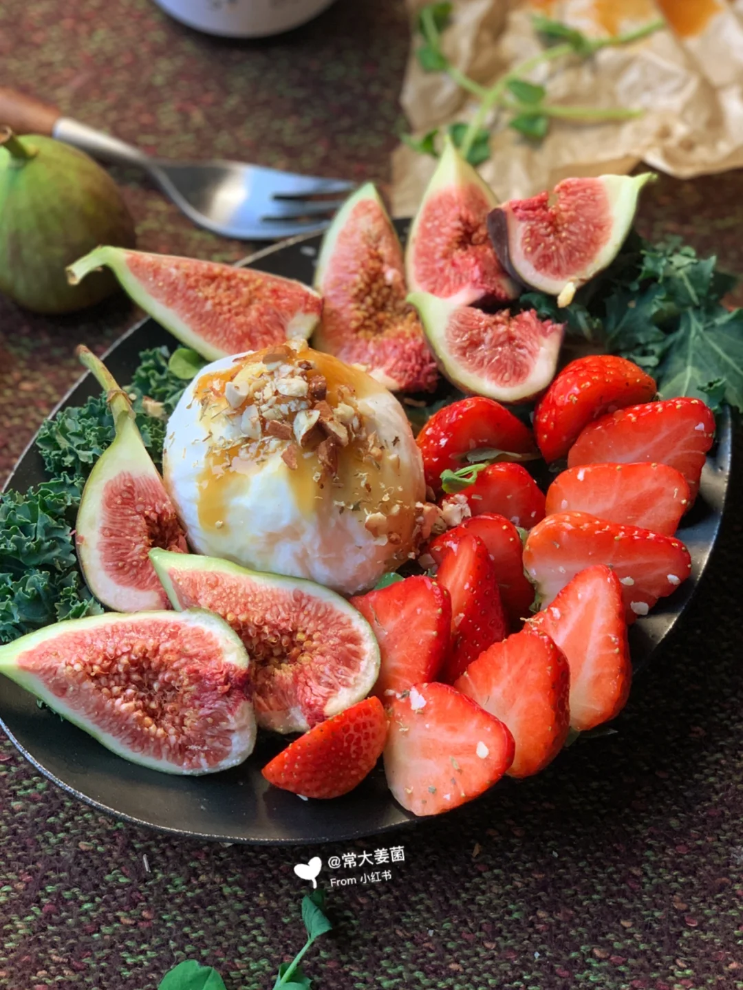 无花果&草莓&蜂蜜🍯burrata沙拉新吃法🧀🍓