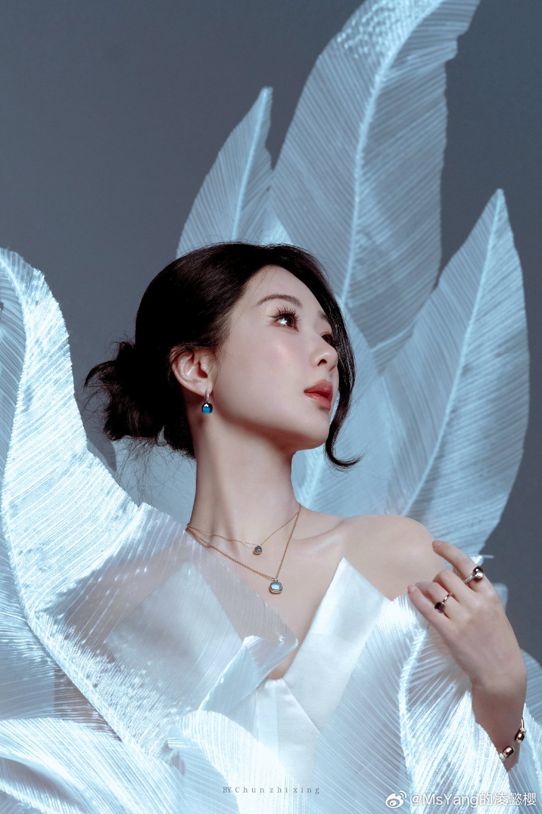 #杨紫[超话]##‍杨紫董竹君# yz#‍杨紫玉兰花开君再来#

你曾坠入低谷，看清了很多真相。也曾登上山巅，被迷雾遮住双眼。你与旧事归于尽，来年依旧迎花开，董竹君早日相见

| 杨紫  | 董竹君 | 玉兰花开君再来  | 李祯 | 祯娘传  | 黄梓瑕 | 青簪行 | ​