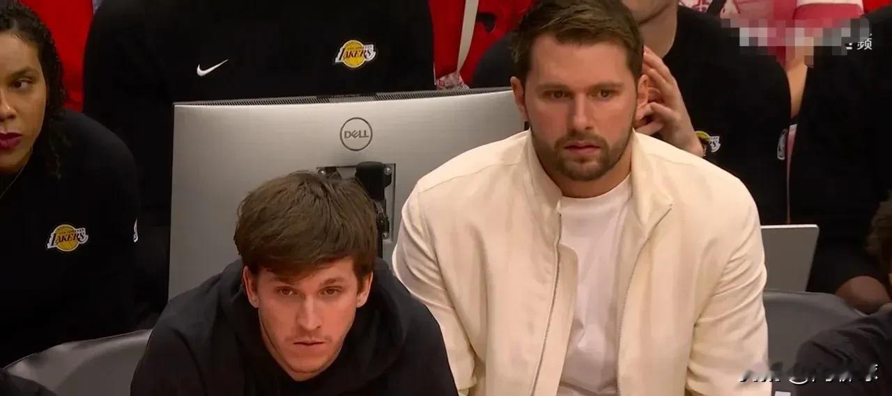 这两人尴尬了！到底该不该复出了呢？今天随着湖人3-0领先火箭，湖人基本...