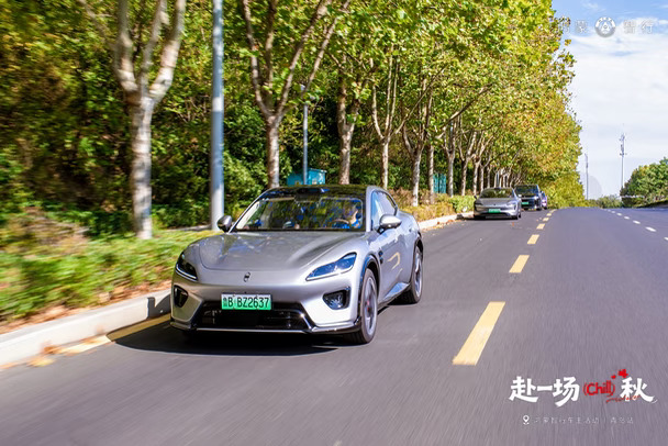 #智界RX 作为领头车
鸿蒙智行车主露营局太快乐啦🍢烧烤就位，车友闲聊，自在放松，体验感满分，下次活动还要冲！