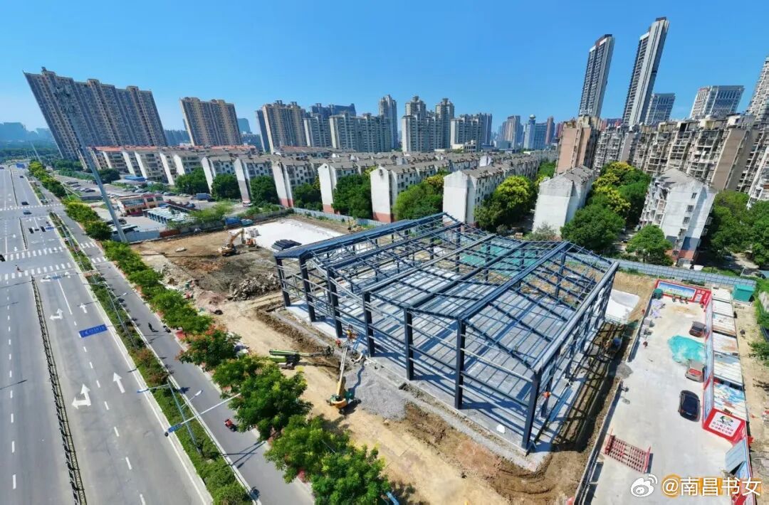 南昌一周，硬核与温度并存。

❓ 千亿巨头为什么再落两子？

9月8日，华勤南昌研发中心及高端智造项目、华勤具身智能机器人研发制造基地及数据采集中心项目签约落户南昌高新区。两大项目同日签约，一个聚焦智能终端ODM全生命周期，一个统筹布局语料自研、硬件设计、整机系统集成，为行业头部品牌提供全 ​