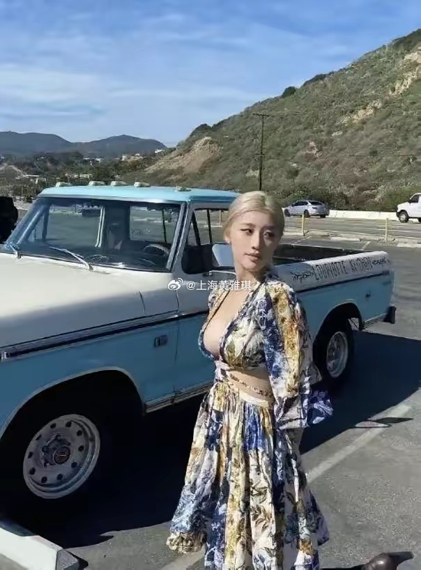黄宗泽恋情曝光！女友身份被曝是24岁的TVB咪神，身材好到流鼻血！也是...