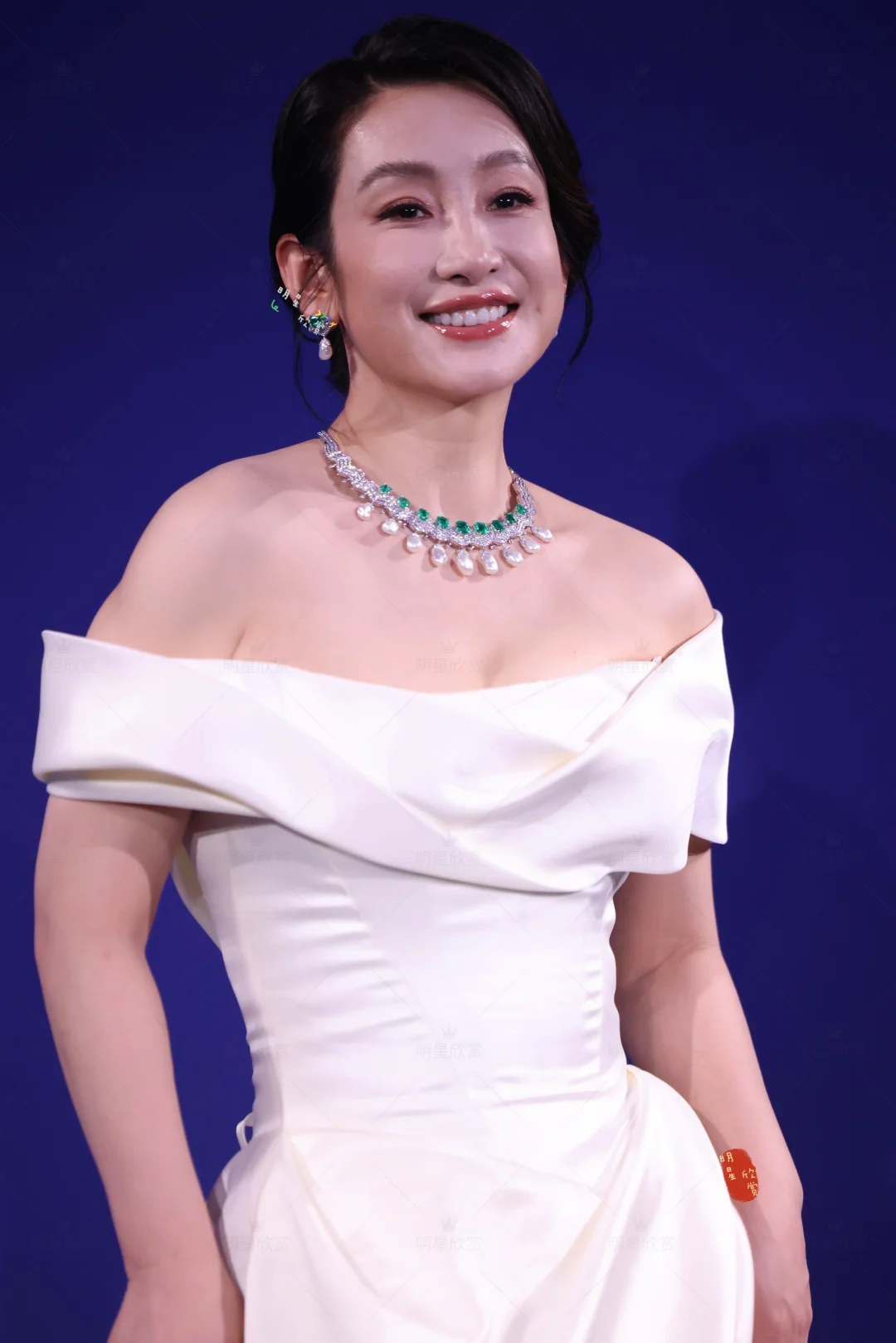 48岁的秦海璐，太有女人味了