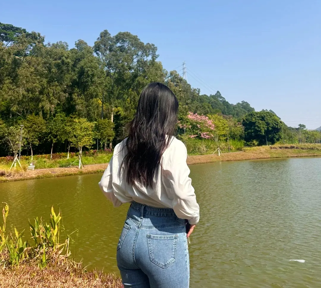 牛仔裤小姐姐！绝美腰臀比！风韵十足！？