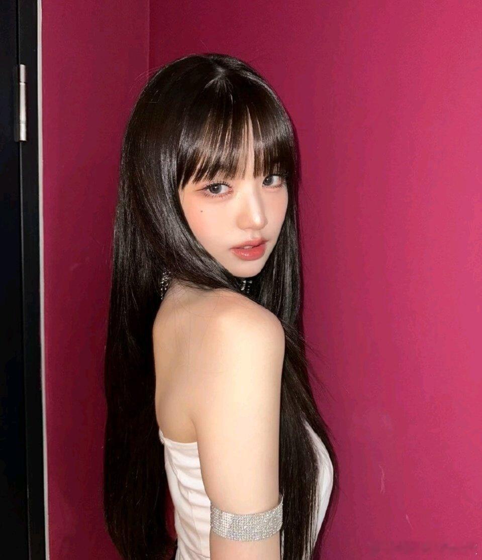 #张元英[超话]# 就是那个家人们我算了一下张元英才是五女一 ​