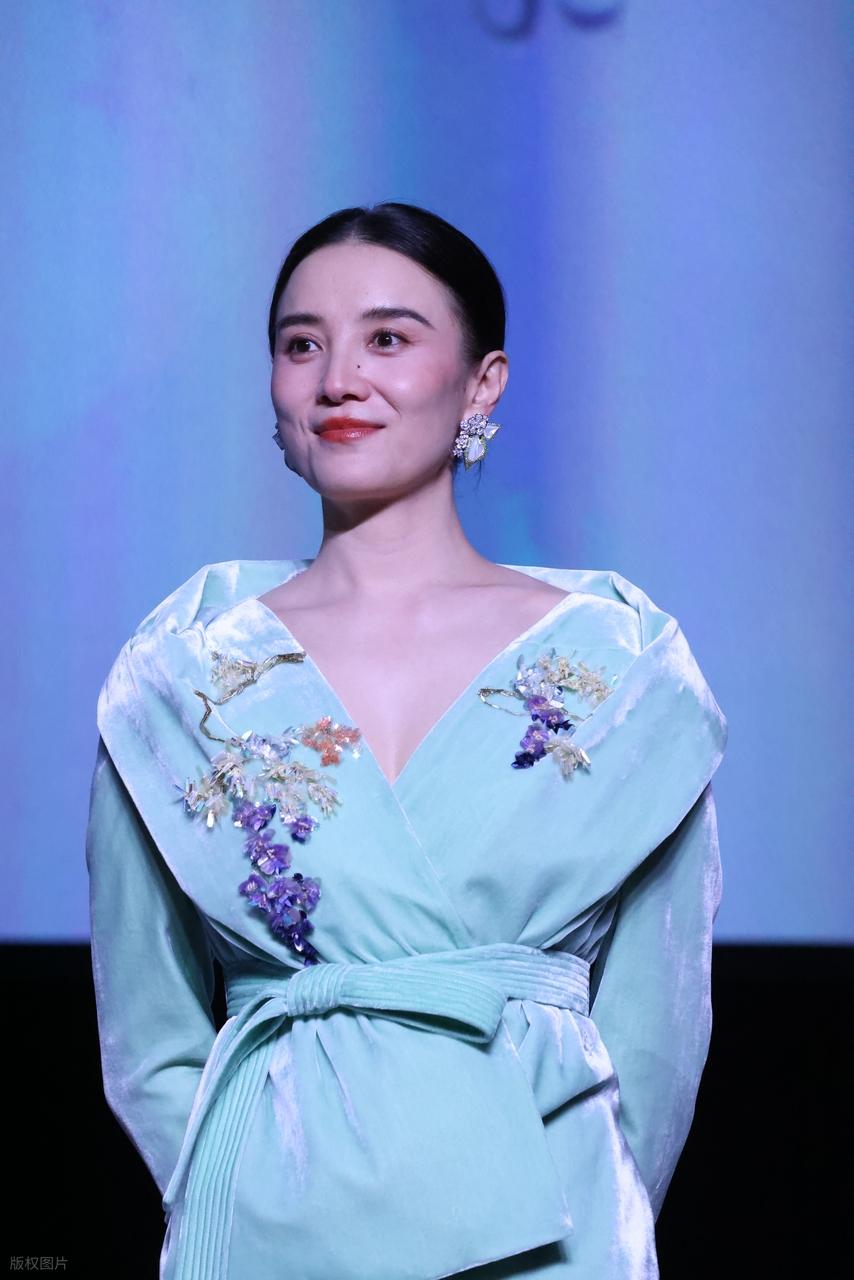 宋佳二封视后杀疯了，金鹰奖这次终于不“水”了？