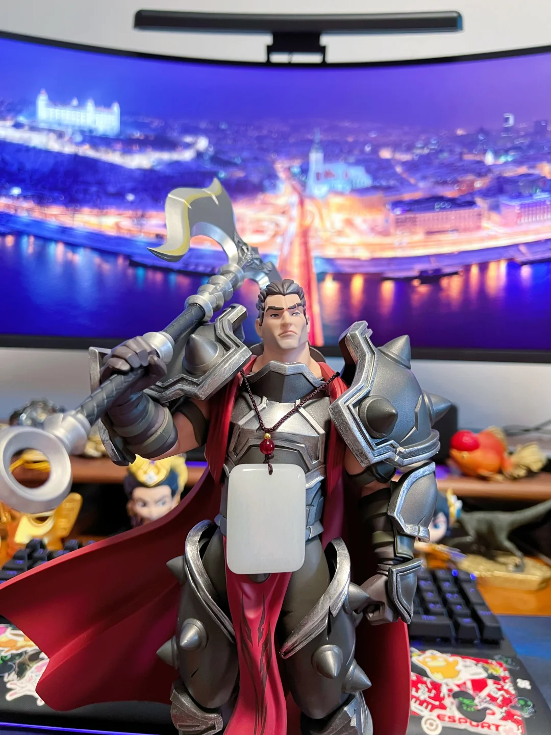 前几天从巴基斯坦外交部直播间买的，不知道是玉还是翡翠，巨便宜，支持一下。送一块给