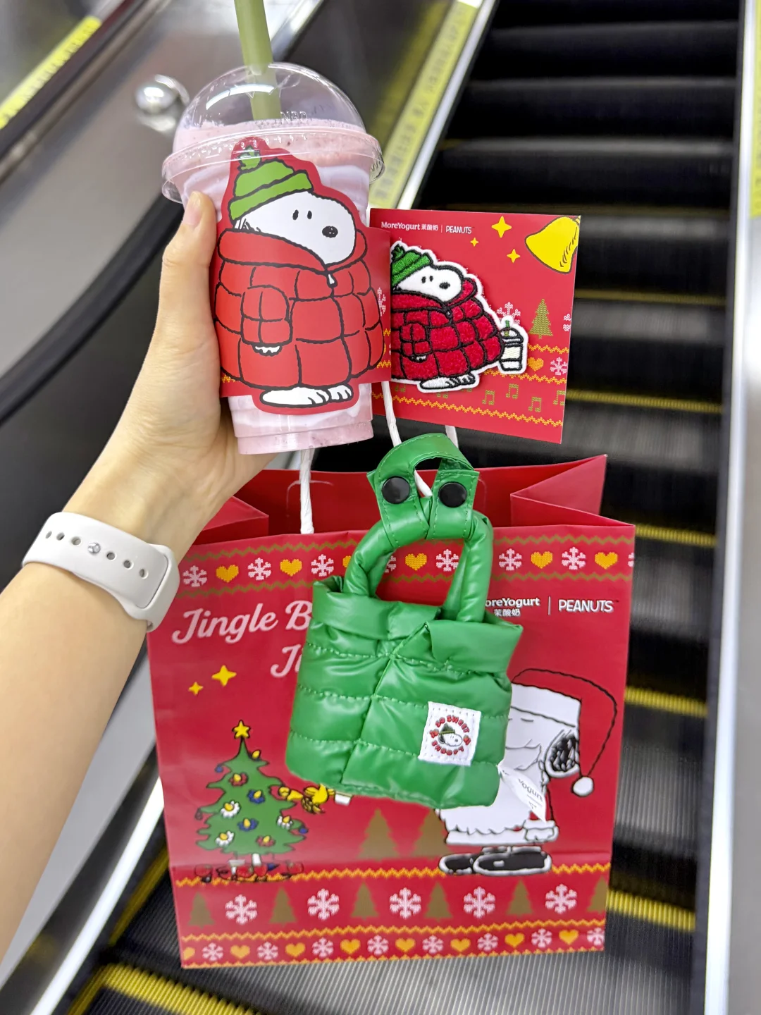 茉酸奶✖️史努比！！！圣诞🎄坠伟大的一杯…