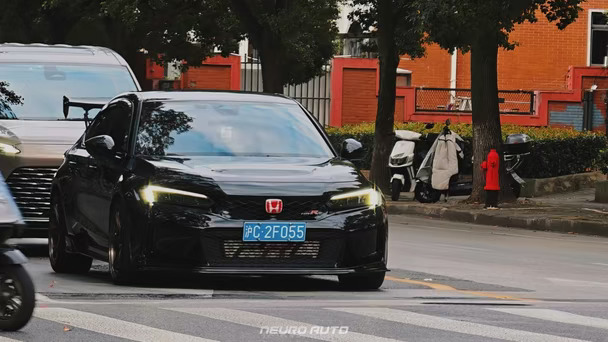 以前常说路上出现三台本田即为飙车