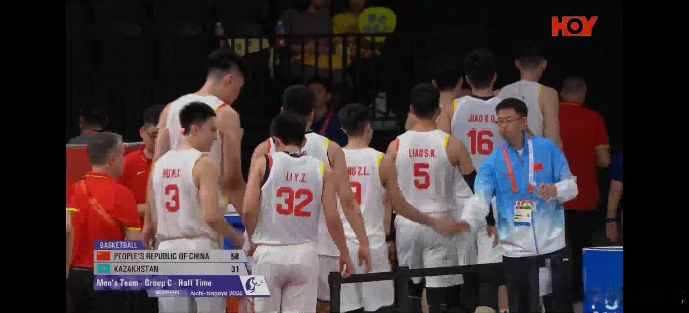半场结束，中国男篮58-31哈萨克斯坦男篮。非常轻松的比赛。

#中国男篮vs哈萨克斯坦男篮##中国男篮# ​