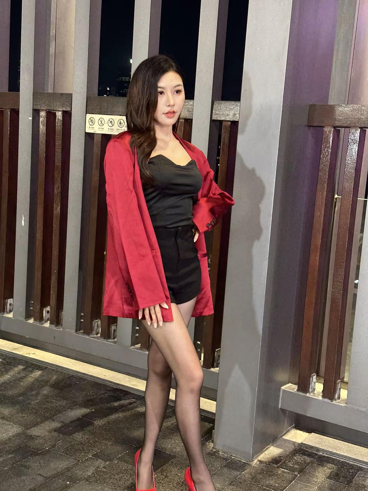 <p>美女 街拍小姐姐穿搭 <!--{img:0}--><!--{im...