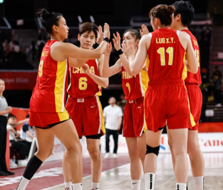 女篮77-64中国台北，拿下铜牌！陈明玲20分5篮板4助攻2抢断2盖帽，罗欣棫12分9篮板6助攻张子宇14分4篮板1抢断。
在亚洲，男篮和女篮还是挺强的。但一直有个疑问，为啥总是打不赢日本和韩国呢？到底该从哪个地方改变呢？中国篮球 亚运会